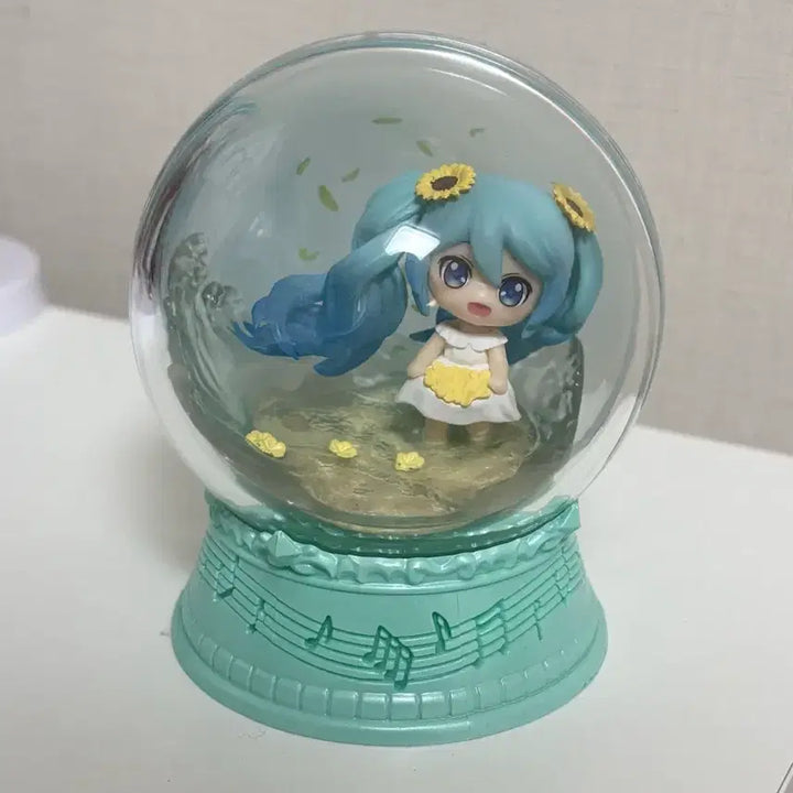 [BUNJANG] Hatsune Miku Four Seasons Snow Globe Summer Edition / 하츠네미쿠 사계절 스노우볼 여름