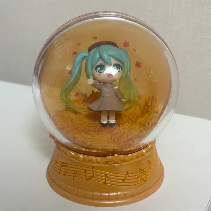[BUNJANG] Hatsune Miku Four Seasons Snow Globe - Autumn Edition / 하츠네미쿠 사계절 스노우볼 가을