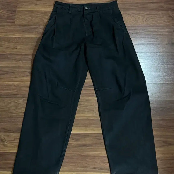 [BUNJANG] COOR Curved Pants Black M / 쿠어 커브드 팬츠 진 블랙 M사이즈 판매합니다.