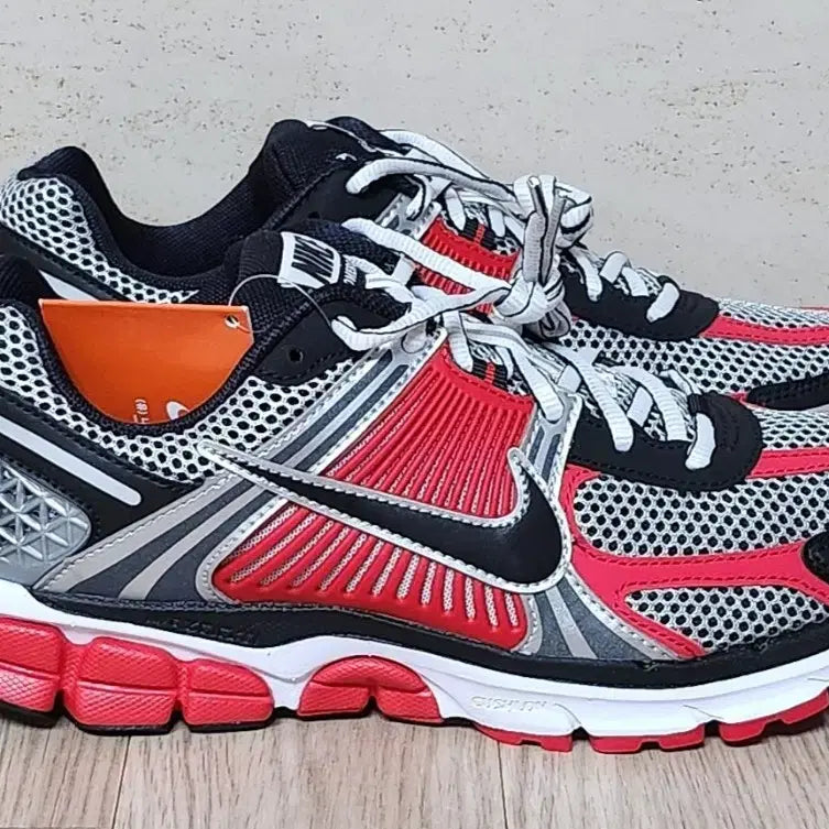 [SOLD OUT] 나이키 줌 보메로 5 메탈릭 실버 270