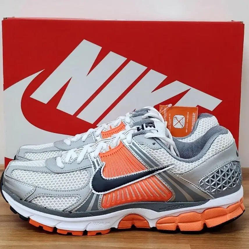 [SOLD OUT] Nike Zoom Vomero 5 270