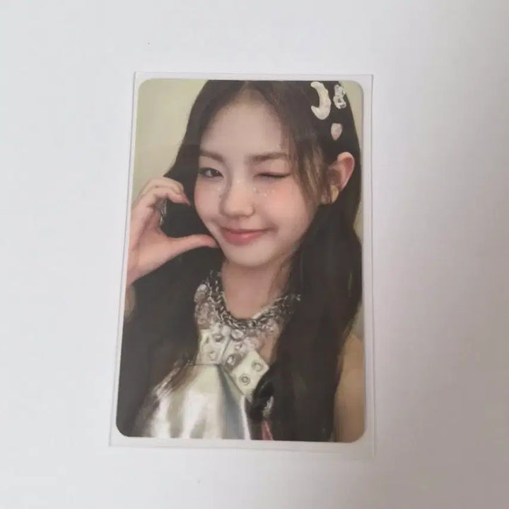 [BUNJANG] UNI.T YoonA Photocard / 유니스 윤아 포카