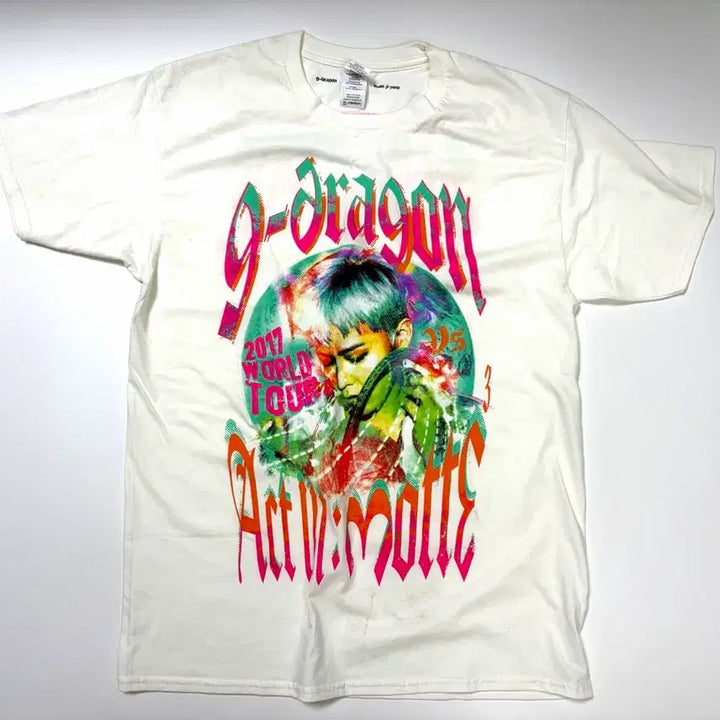 [BUNJANG] G-Dragon 2017 World Tour Official T-Shirt XL / 지드래곤 2017 월트투어 공식 티셔츠 XL BY Gildan