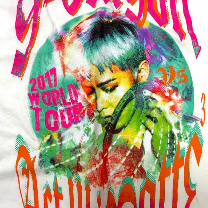 [BUNJANG] G-Dragon 2017 World Tour Official T-Shirt XL / 지드래곤 2017 월트투어 공식 티셔츠 XL BY Gildan