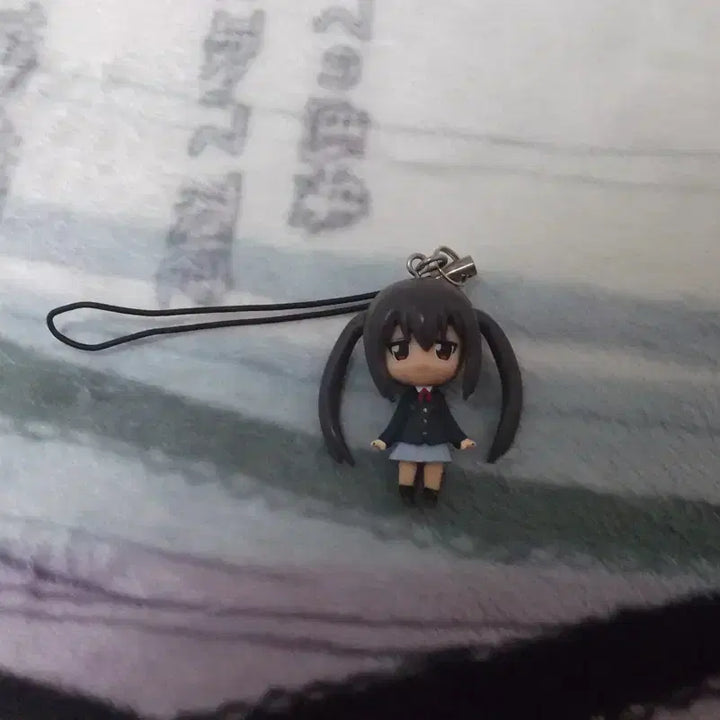 [BUNJANG] K-ON! Azusa Nakano Nendoroid Figure Keychain Strap / 케이온 나카노 아즈사 넨도 피규어 키링 스트랩 고전 미소녀