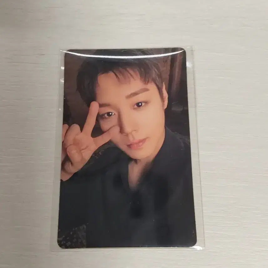 [BUNJANG] Park Jihoon Giyeongi Charcoal Two-Chicken Photocard / 박지훈 기영이 숯불 두마리 치킨 포카
