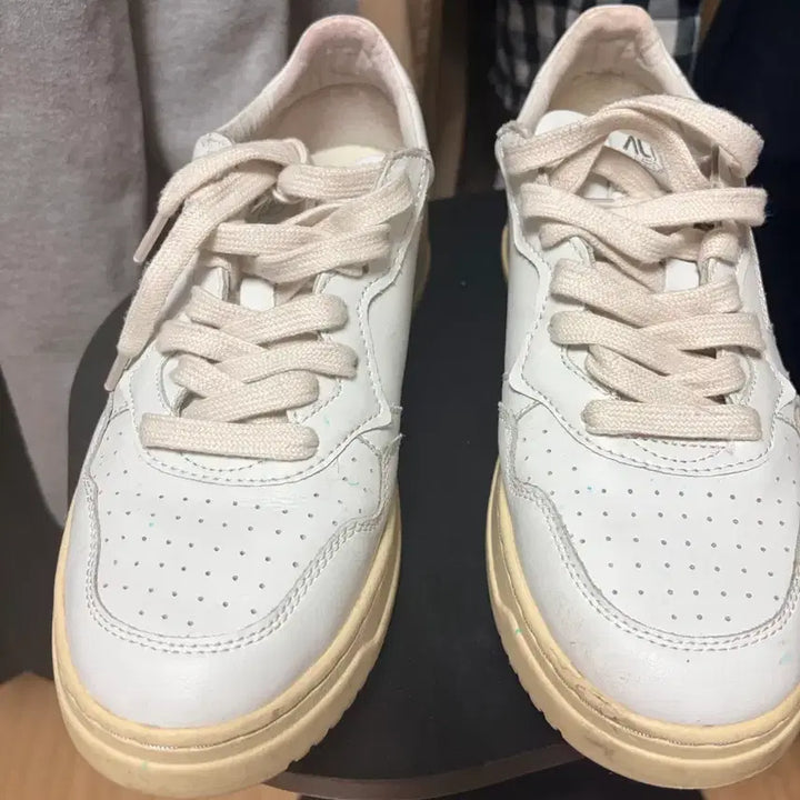 [BUNJANG] Autry Medalist Leather Sneakers Size 41 / 오트리메달리스틀 레더 스니커즈 41