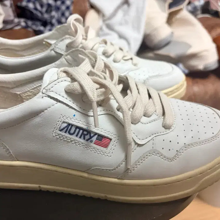 [BUNJANG] Autry Medalist Leather Sneakers Size 41 / 오트리메달리스틀 레더 스니커즈 41