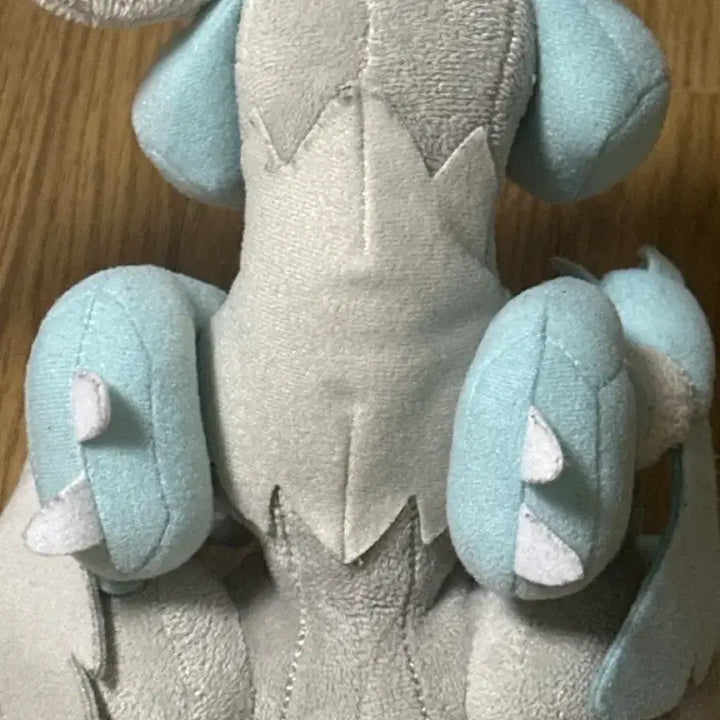 [BUNJANG] Pokemon Center White Kyurem Plush Doll / 초레어 포켓몬센터 화이트큐레무 인형 누이