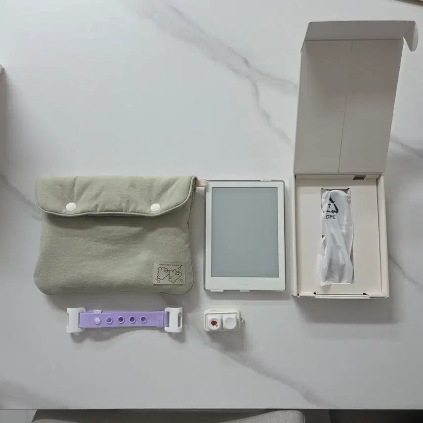 [BUNJANG] Innospace One Luna X2 E-reader Full Set with Accessories / 찜 제발 그만요ㅠ)이북리더기 이노스페이스원 루나x2 풀박스+주변 악세사리
