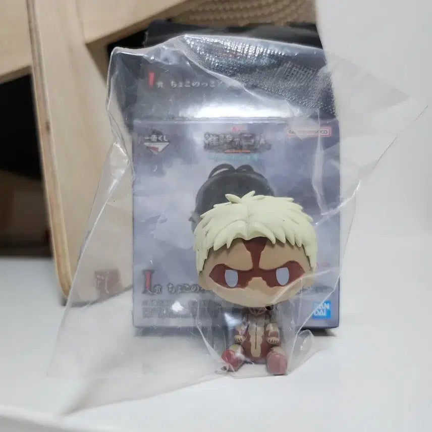 [BUNJANG] Attack on Titan Armor Titan Chokonoko Figure / 진격의 거인 이치방쿠지 갑옷거인 초코노코 피규어