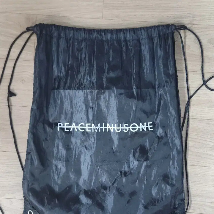 [BUNJANG] PEACEMINUSONE G-Dragon Special Distribution String Bag / 피스마이너스원 지드래곤 사녹 역조공 스트링백