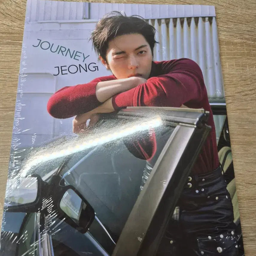 [BUNJANG] HwiB Jeon Ijeong Esquire Photobook / 휘브 전이정 에스콰이어 포토북 미개봉