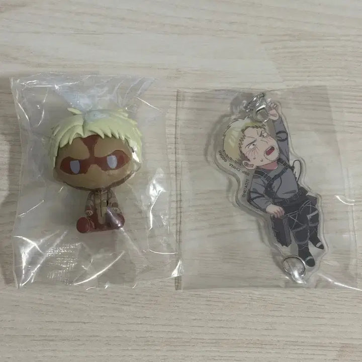 [BUNJANG] Attack on Titan Chocokko Keychain Bundle (Rainer) / 진격의거인 진격거 쿠지 제일복권 H상 초코노코 F상 키링 라이너 미개봉