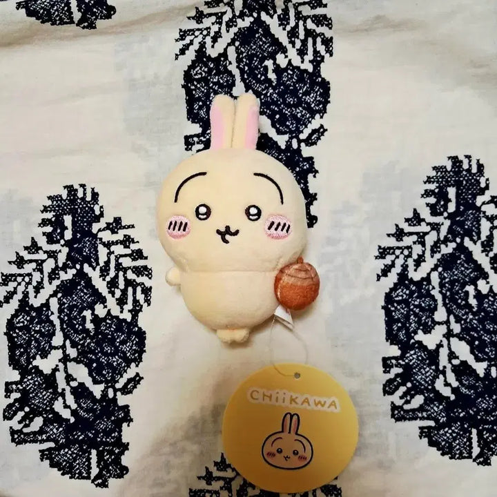 [BUNJANG] Chiikawa Usagi Stress Ball Keychain Plush Mascot / 치이카와 우사기 키링 인형 스트레스볼 마스코트