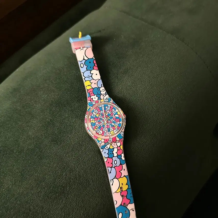 [BUNJANG] Swatch Kidrobot Lovesong Watch / Swatch 스와치 키드로봇 러브송 시계