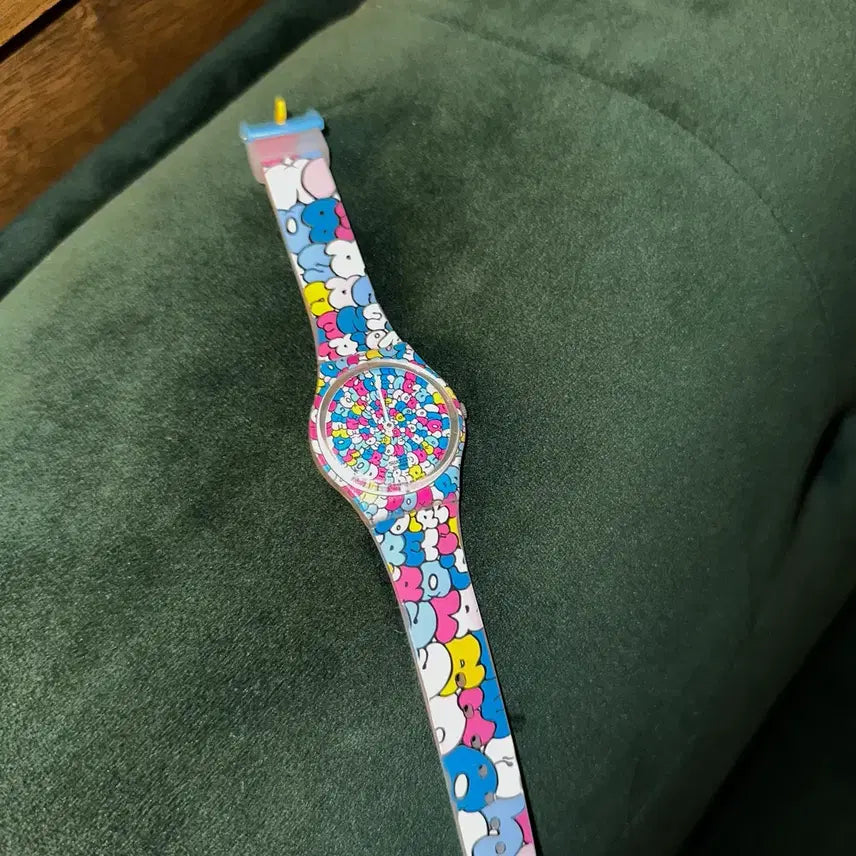 [BUNJANG] Swatch Kidrobot Lovesong Watch / Swatch 스와치 키드로봇 러브송 시계
