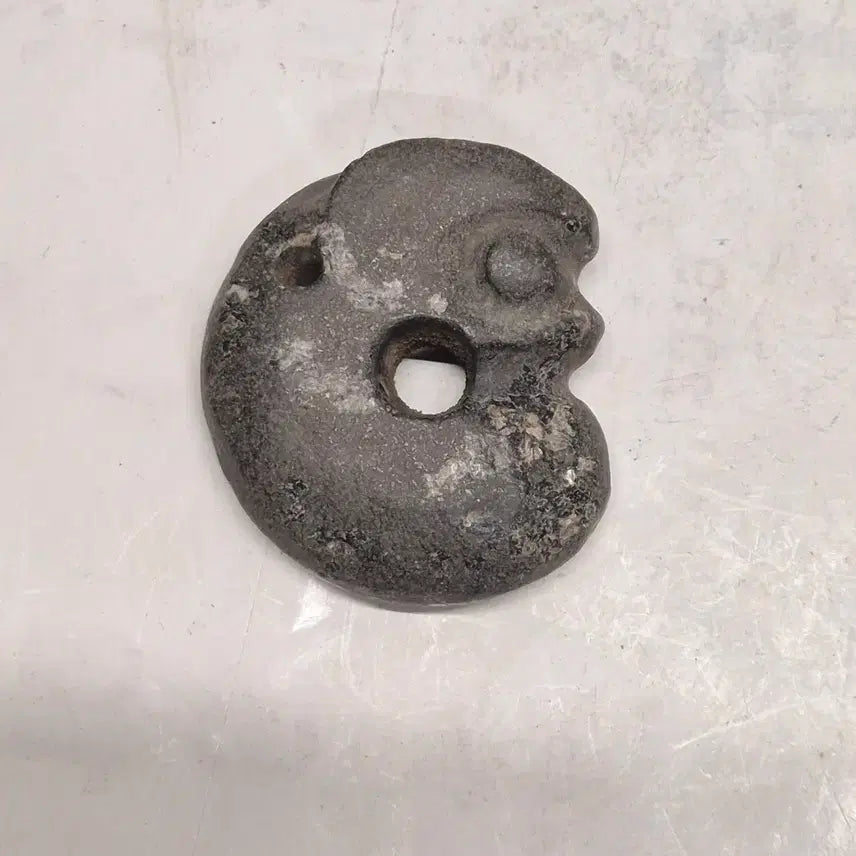 [BUNJANG] Hongshan Culture Black Jade Small Item (C-610) / 자석이 붙는 홍산문화 흑피옥 소형 ( C - 610 )