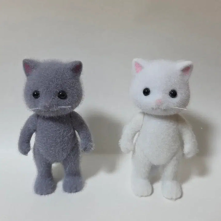 [BUNJANG] Sylvanian Families Persian Cat Family Set (2 Figures) / 실바니안 페르시안 고양이 엄마아빠/어른 2마리 일괄