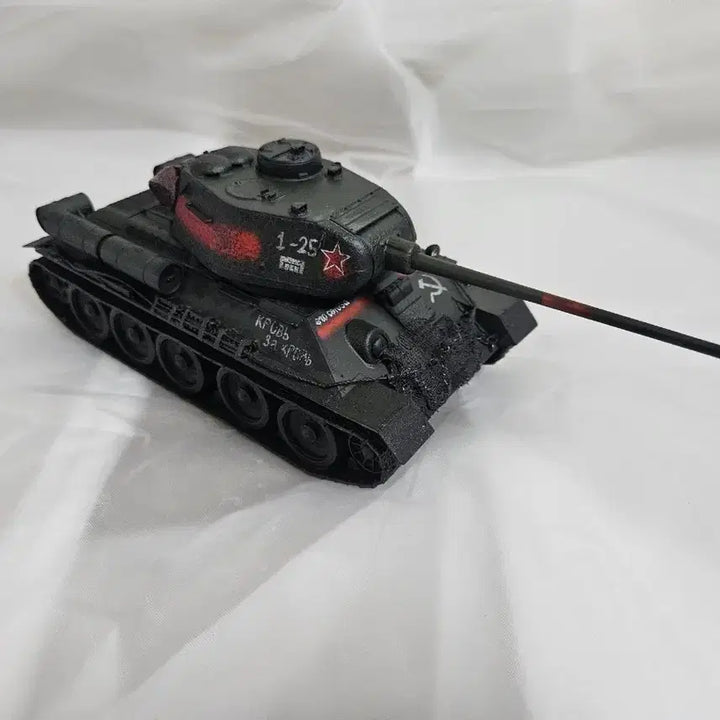 [BUNJANG] Academy T-34/85 Tank 1/35 Scale Model Kit (Completed) / 처분 아카데미 1/35 T-34 탱크 프라모델 완성작 1
