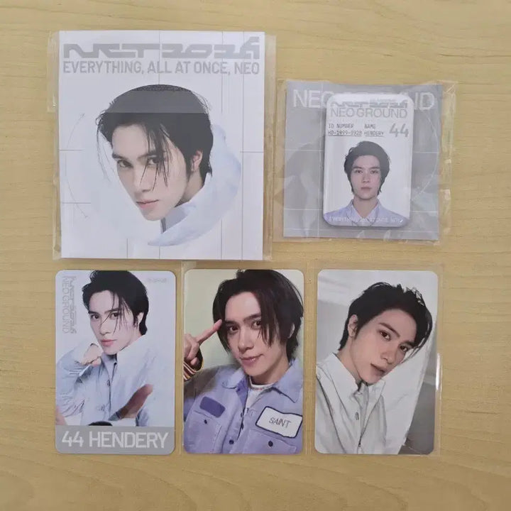 [BUNJANG] Hendery NCT 10th Anniversary Pop-up WayV Trading Card Bundle Set / 헨드리 엔시티 10주년 팝업 WayV 트레카 5만 뱃지