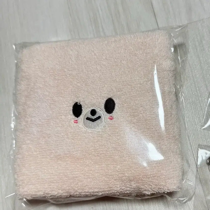 [BUNJANG] Stray Kids I.N Foxiny Towel Fanmeeting Gift / 스키즈 팬미팅 입장 기프트 폭시니 아이엔 수건 타올