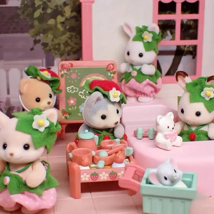 [BUNJANG] Sylvanian Families Strawberry Room Nursery Room Playset (Dolls Not Included) / 실바니안 딸기방 너서리룸(인형미포함)