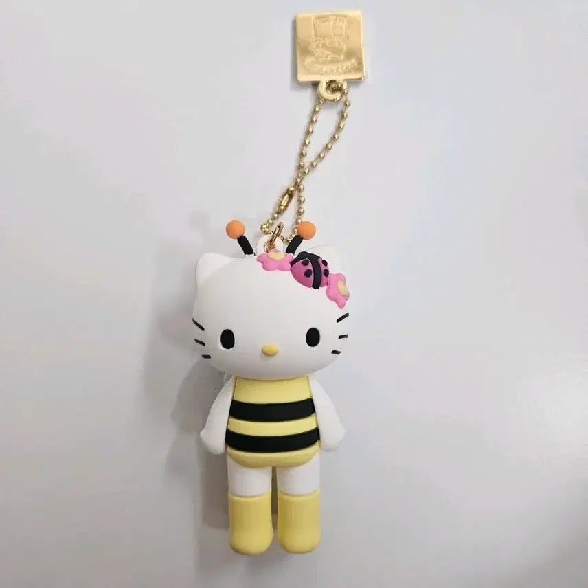 [BUNJANG] Hello Kitty 50th Anniversary Bee Keychain Figure / 헬로키티 50주년 피규어