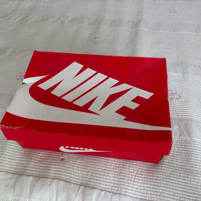 [SOLD OUT] Nike Air Diamond Turf White Black Red
