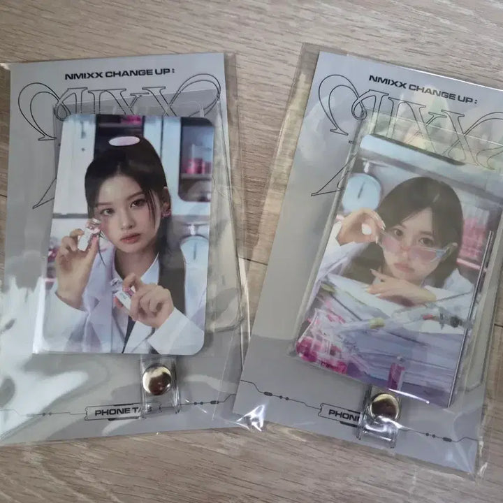[BUNJANG] NMIXX Mixx Workshop Fan-con Goods Phone Tab Haewon/Sullyoon (Sealed) / 엔믹스 믹스랩 팬콘굿즈 폰탭 해원설윤 (미개봉)