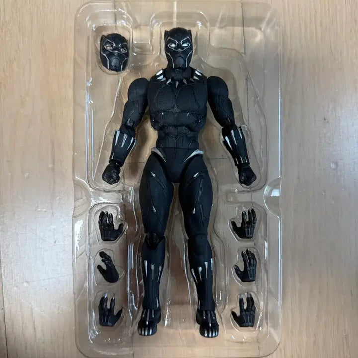 [BUNJANG] Bandai S.H.Figuarts Black Panther Infinity War Action Figure (Unsealed) / [개봉품]SHF 블랙팬서 인피니티워 하자품