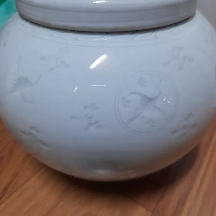 [BUNJANG] White Porcelain Celadon Vase with Cloud and Crane Motif / 백자 운학문 도자기
