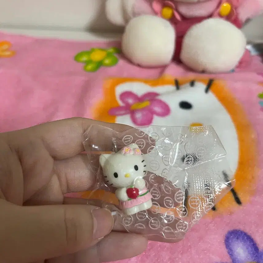 [BUNJANG] Hello Kitty Vintage Figure / 헬로키티 고전 피규어