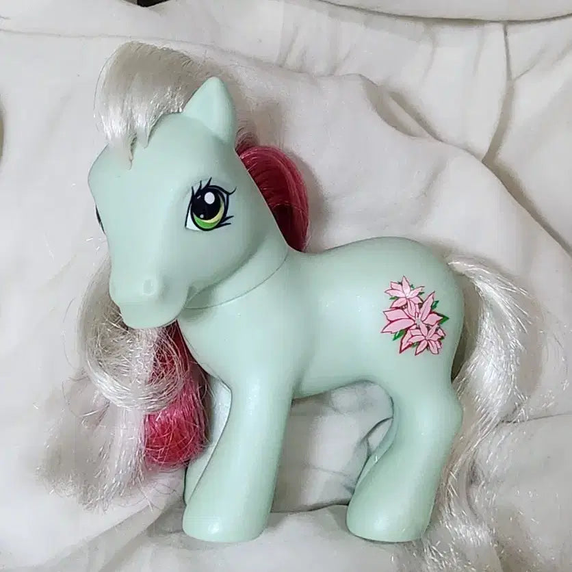 [BUNJANG] My Little Pony G3 December Poinsettia Figure / 마이리틀포니 G3 디셈버 포인세티아