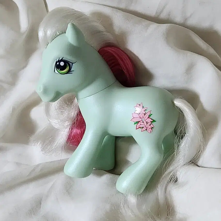 [BUNJANG] My Little Pony G3 December Poinsettia Figure / 마이리틀포니 G3 디셈버 포인세티아