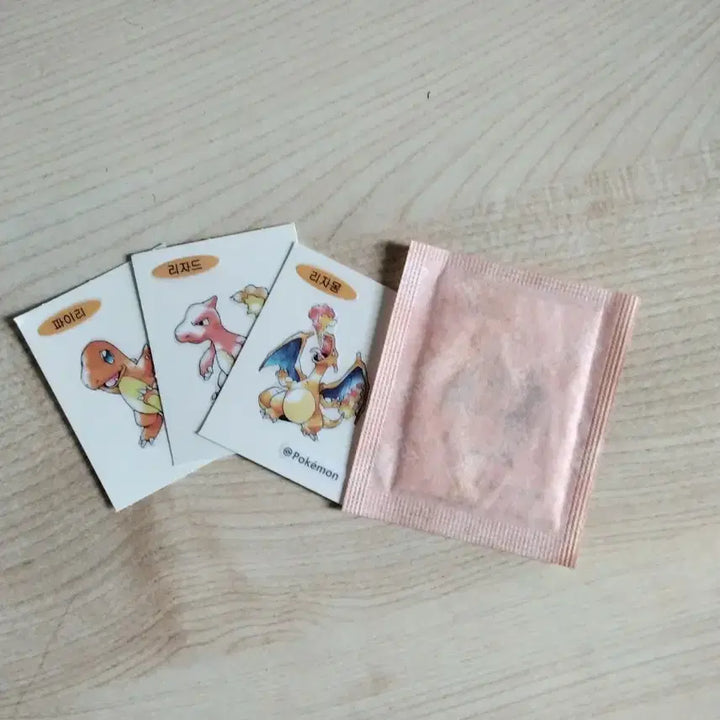 [BUNJANG] 30th Anniversary Charizard Sticker / 30주년 리자몽 띠부실