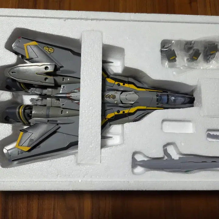[BUNJANG] DX Chogokin VF-25S Ozma Lee&