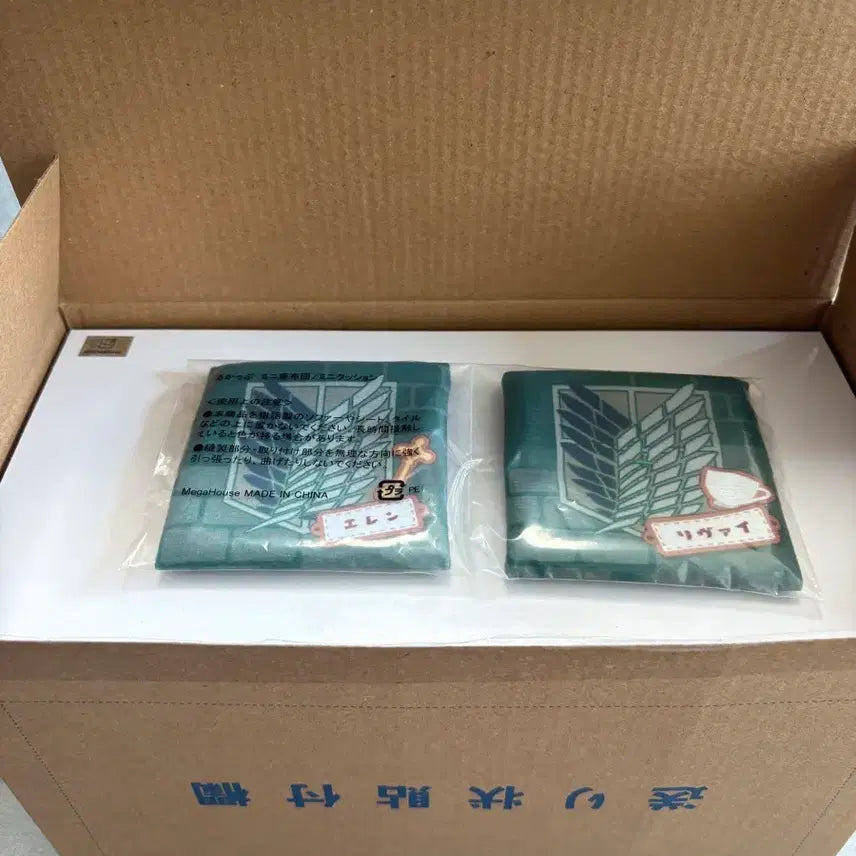 [BUNJANG] Attack on Titan Eren &amp; Levi Look Up Figure (Sealed, Full Box, Includes Special Bonus) / (미개봉) 풀박 진격의거인 에렌 리바이 룩업 특전포함