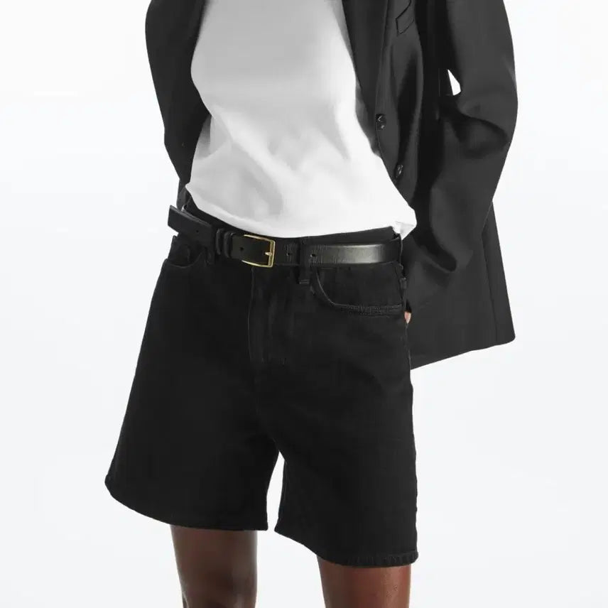 [BUNJANG] COS Relaxed Fit Denim Shorts Black / COS 코스 릴렉스드 데님 쇼츠 블랙 24