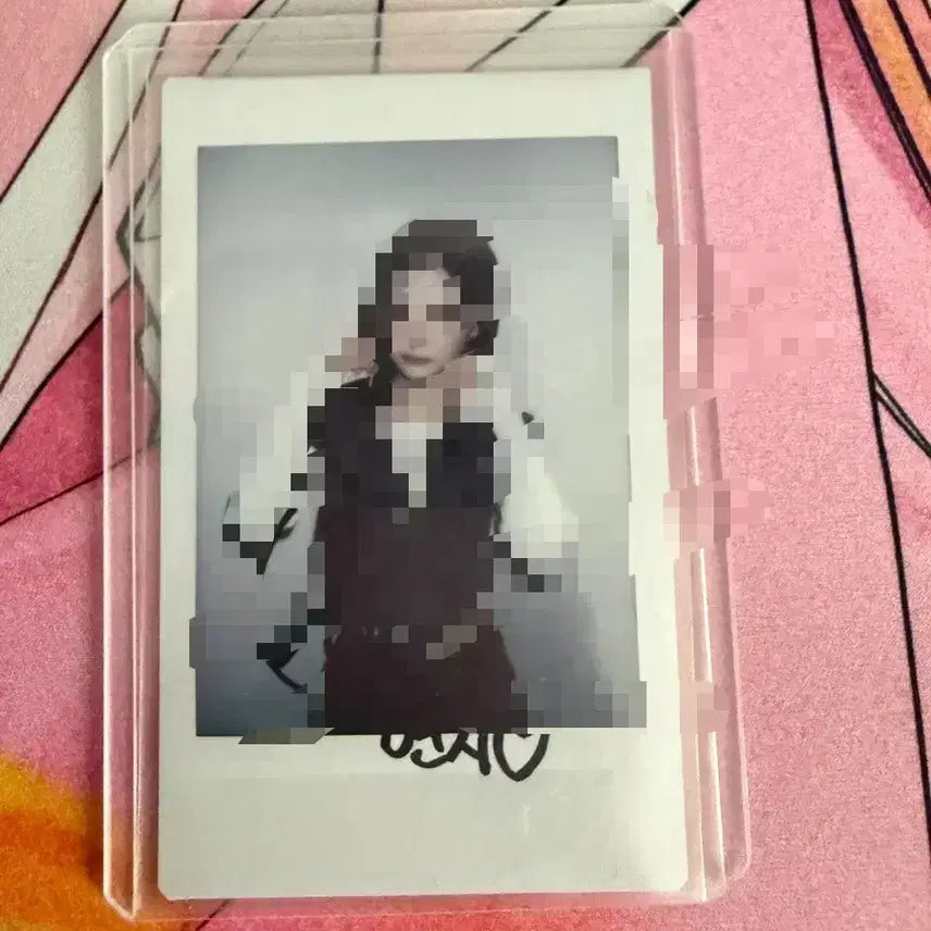 [BUNJANG] tripleS Yeonji MSNZ Signed Polaroid / 트리플에스 tripleS 연지 msnz 싸인 폴라