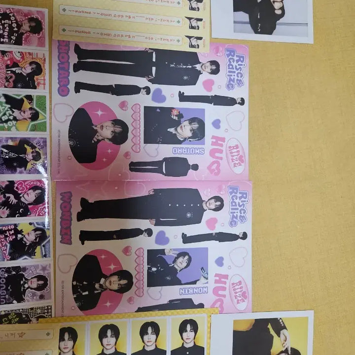 [BUNJANG] RIIZE Shotaro Sungchan Sungchan Hug MD Paper Goods (Sticker, Polaroid, Photo Card Set) / 라이즈 쇼타로 원빈 허그 md 지류 굿즈 (스티커 폴라로이드 증사 구성)