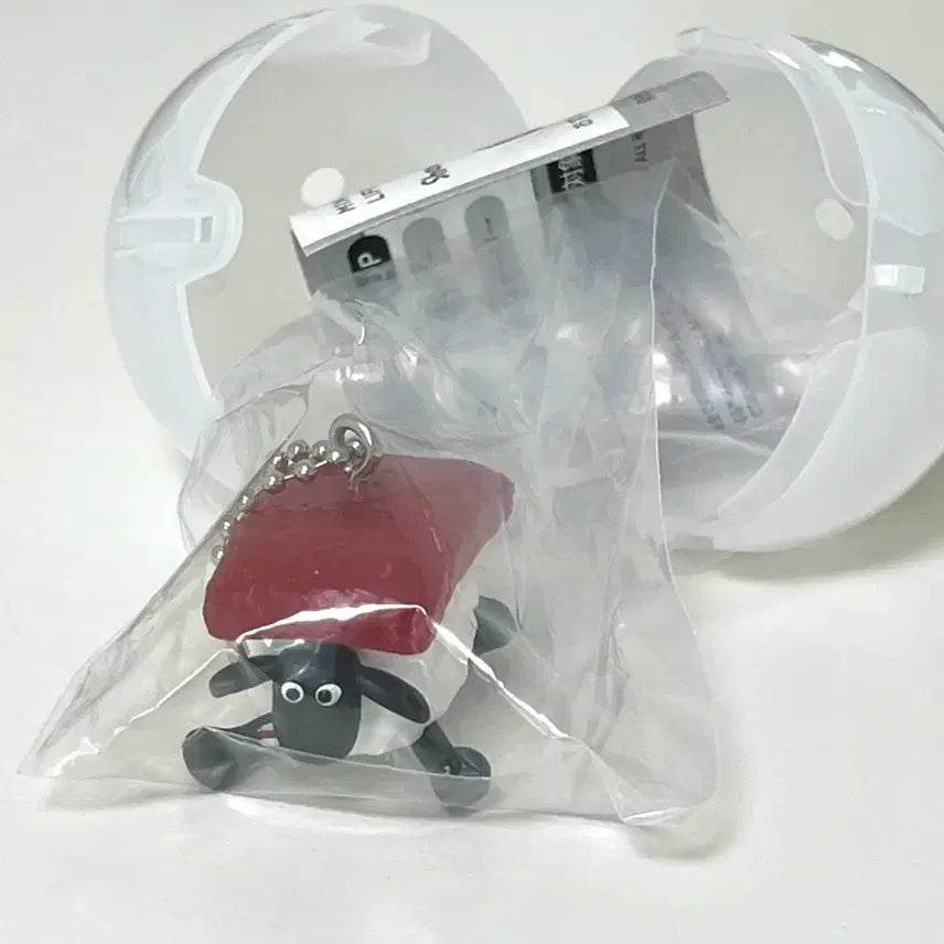 [BUNJANG] Bandai Saniro Sushi Tuna Gacha Keychain / 반다이 숀더쉽 초밥 스시 키링 가챠 참치 월레스와 그로밋