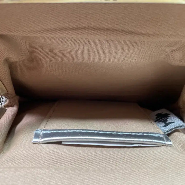 [BUNJANG] YURT Mini Silver Crossbody Bag / 유르트 미니 실버 크로스백