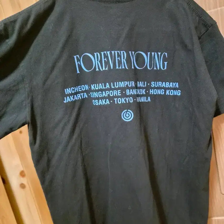 [BUNJANG] FOREVER YOUNG World Tour T-Shirt Black / FOREVER YOUNG 해외투어 티셔츠 블랙