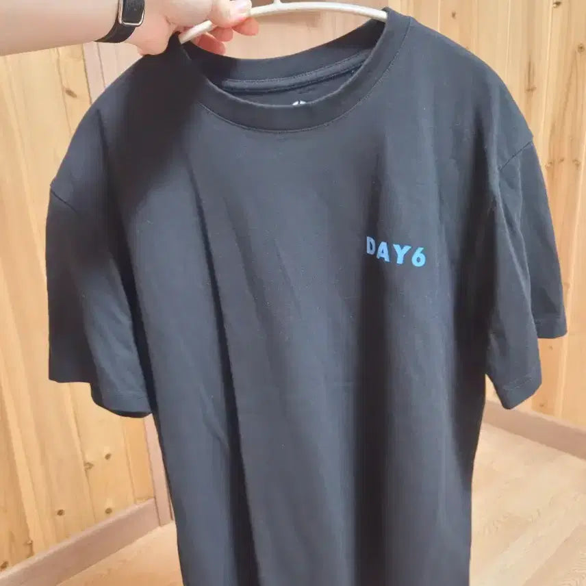 [BUNJANG] FOREVER YOUNG World Tour T-Shirt Black / FOREVER YOUNG 해외투어 티셔츠 블랙