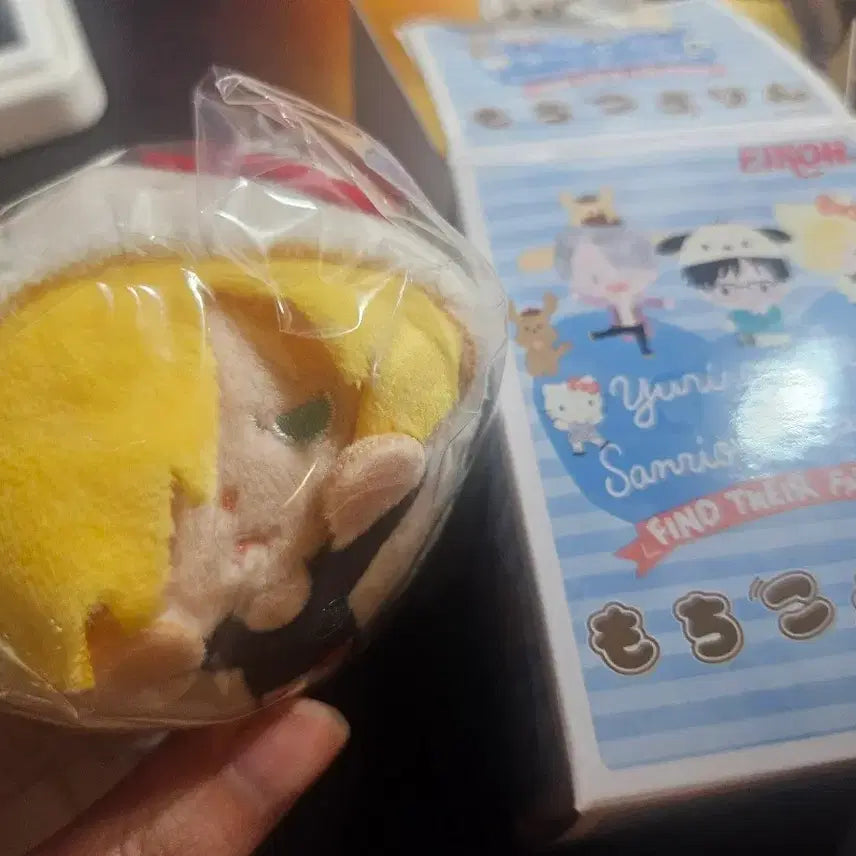 [BUNJANG] Yuri!!! on Ice x Sanrio Characters Mochi Kororin Yuri Plisetsky (Sealed) / 유리!!! on ice 모찌코로링 유리오