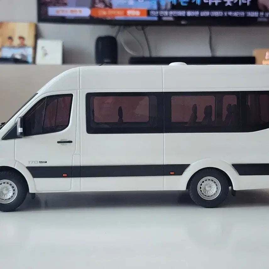 [BUNJANG] Hyundai Solati White Dealer Version 1:32 Scale Diecast Model / 1:32 현대 쏠라티 화이트 딜러버전 국산 다이캐스트