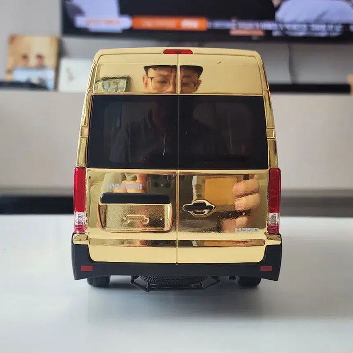 [BUNJANG] Hyundai Solati Van Gold Limited Edition Dealer Version Diecast Model / 1:32 현대 쏠라티 밴 골드 한정판 딜러버전 국산 다이캐스트