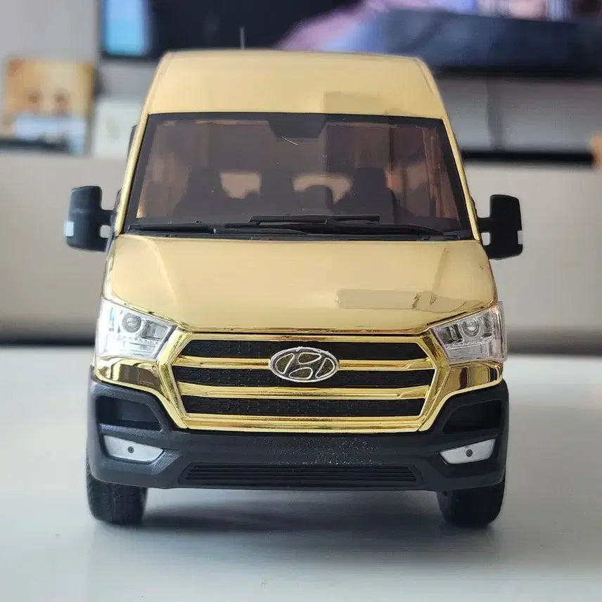 [BUNJANG] Hyundai Solati Gold Limited Edition Dealer Version 1:32 Diecast Model / 1:32 현대 쏠라티 골드 한정판 딜러버전 국산 다이캐스트