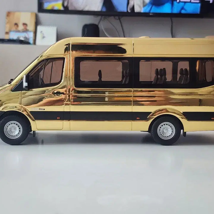 [BUNJANG] Hyundai Solati Gold Limited Edition Dealer Version 1:32 Diecast Model / 1:32 현대 쏠라티 골드 한정판 딜러버전 국산 다이캐스트